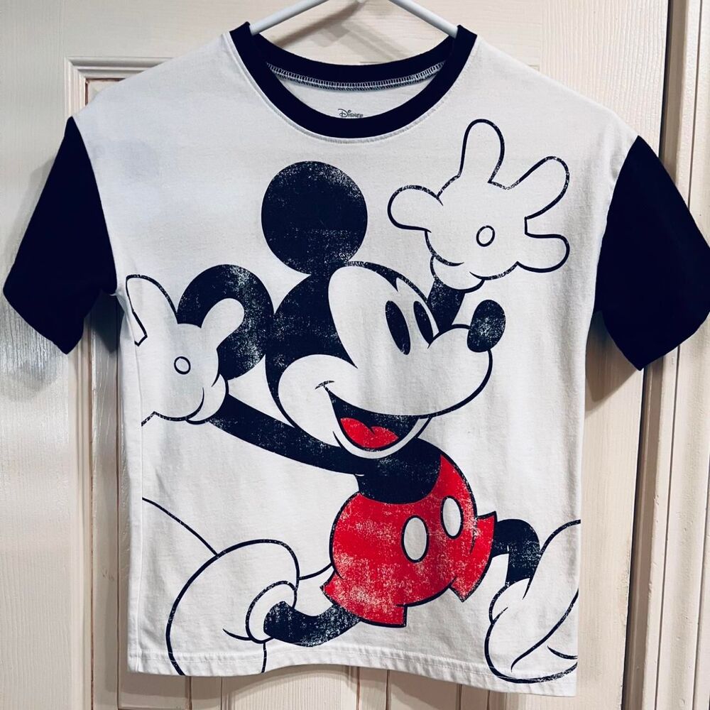 Disney Mickey Mouse Boy's size 7 T-shirt